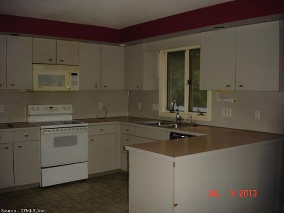3rd image of 40 Normandy Dr