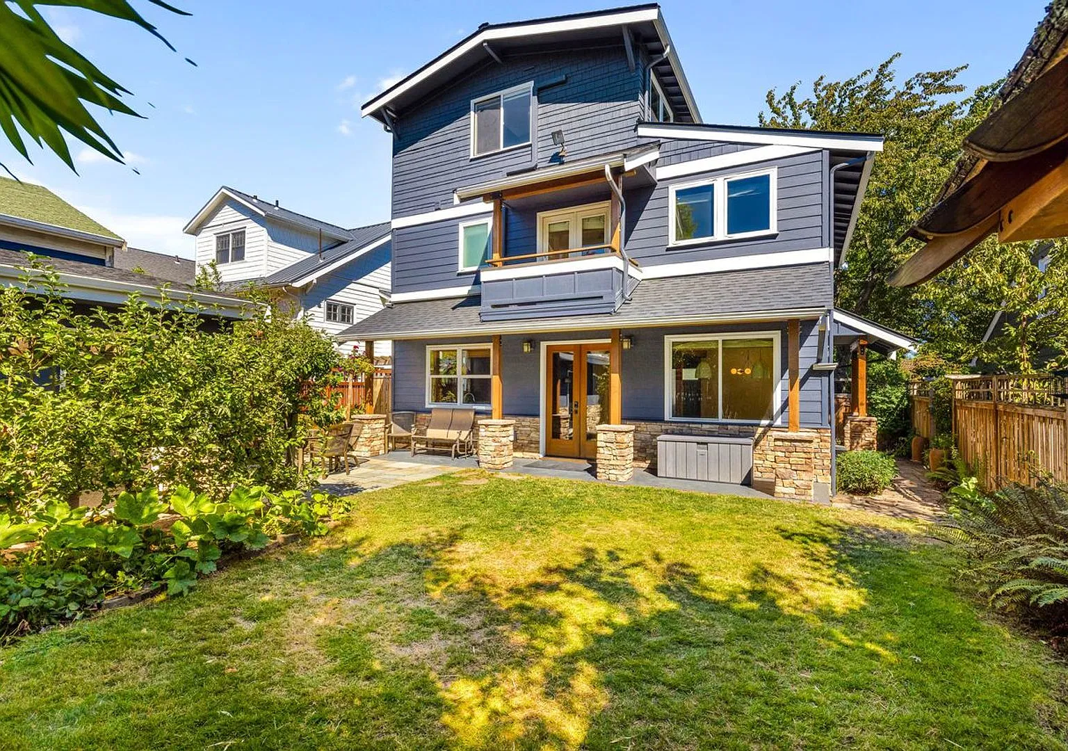 Move In Special!! Beautiful Ravenna Home — Photo 2