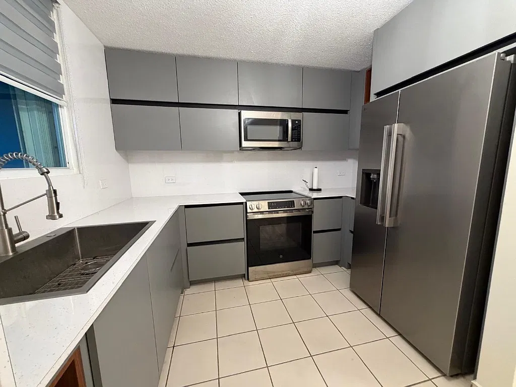 3 bed, 2.5 bath, 1800 sqft, $3,000 — Photo 3