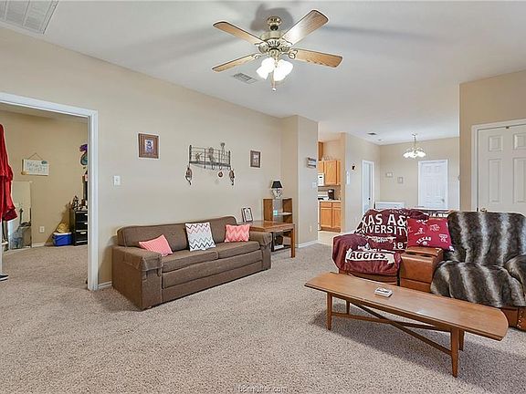 5th image of 610 Townplace Dr
