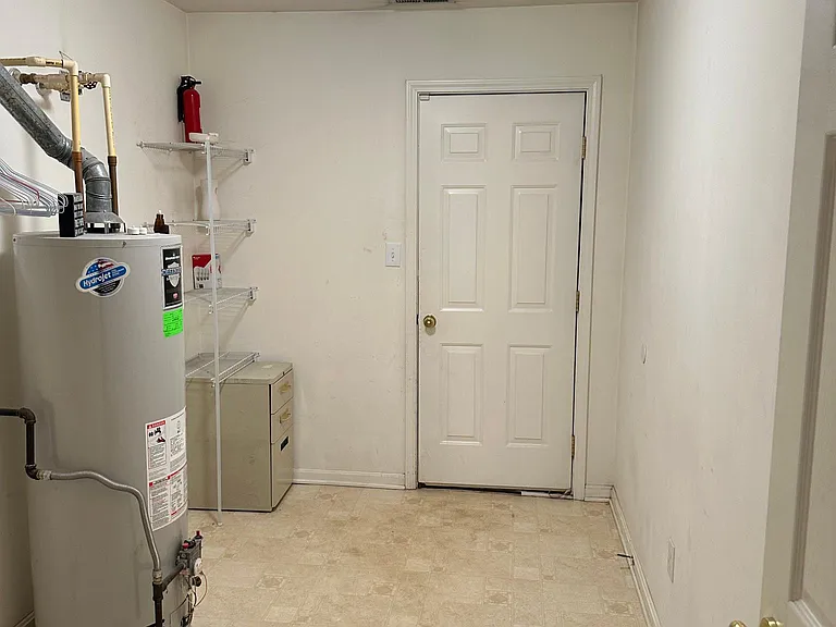 10913 Symington Cir — Photo 23