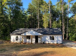 232 Ridge Rd, Walnut Cove, NC 27052