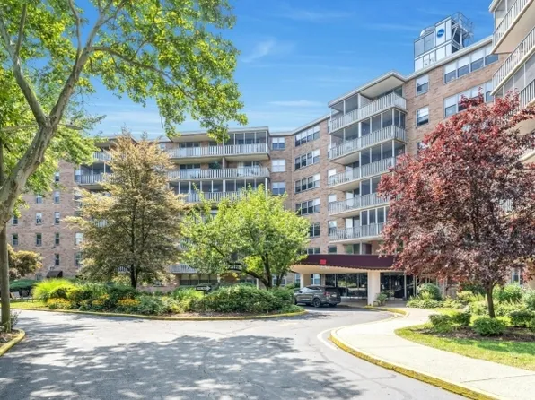 530 Valley Road #1T, Montclair Twp., NJ 07043