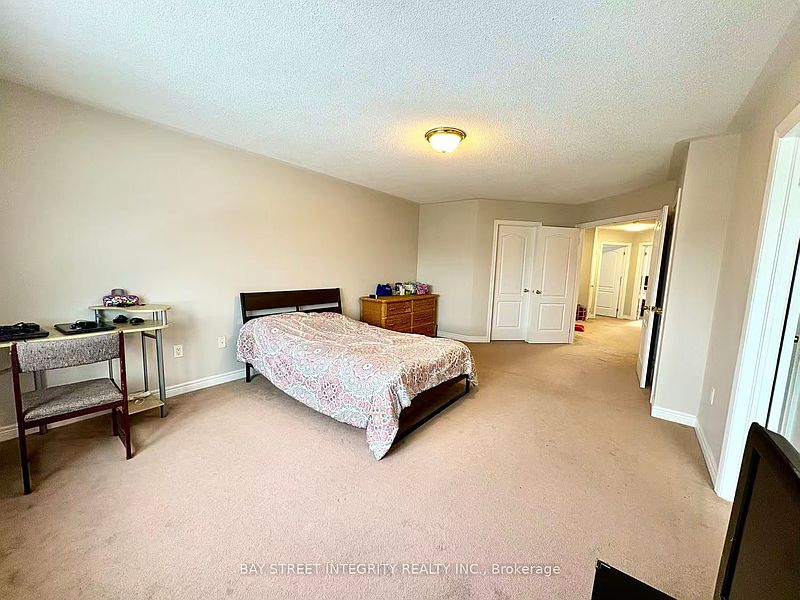 Richmond Hill Townhouse for rent - 4 Bedrooms — photo 14
