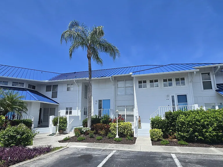 840 Audubon Dr — Photo 1