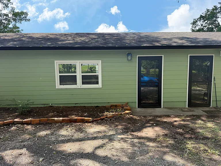 603 S Shamrock Ave #B — Photo 1