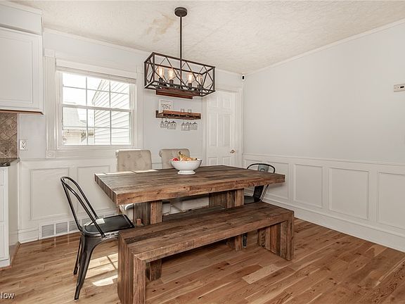 5th image of 28940 Beechwood Dr