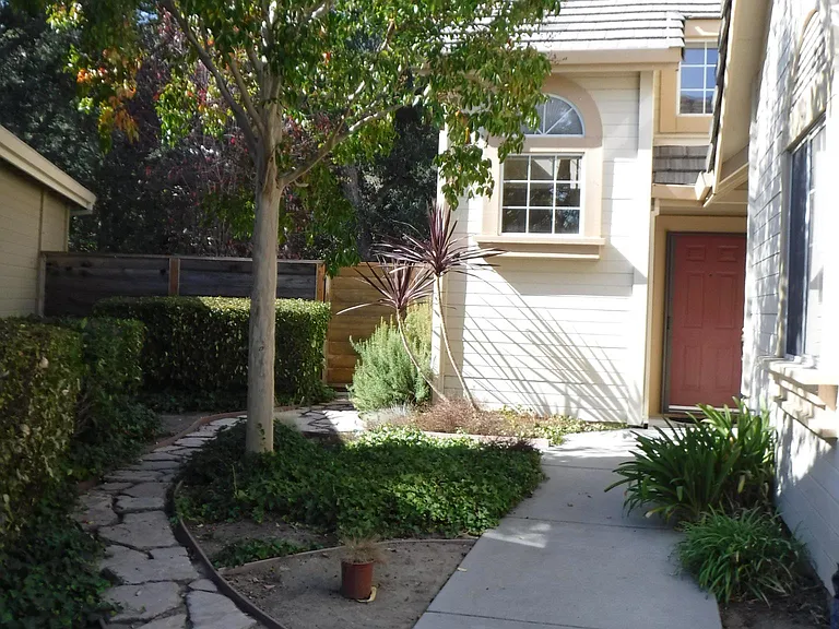 25 Coopers Hawk Ct — Photo 2