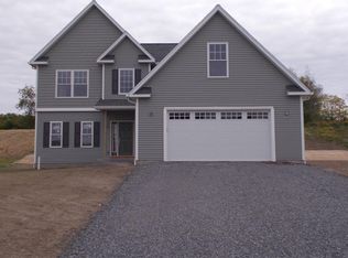 136 Kensington Ct, Livonia, NY