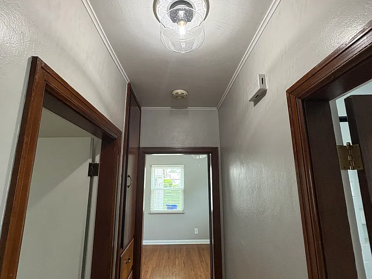 1052 W 2nd Ave — Photo 5