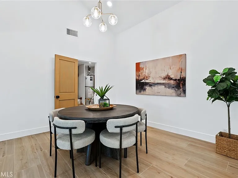 3889 Humboldt Dr — Photo 12