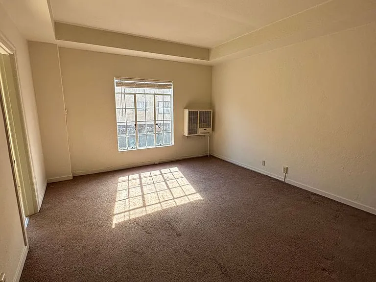 Lantz Building 02 - 2501 Ivy Dr — Photo 5