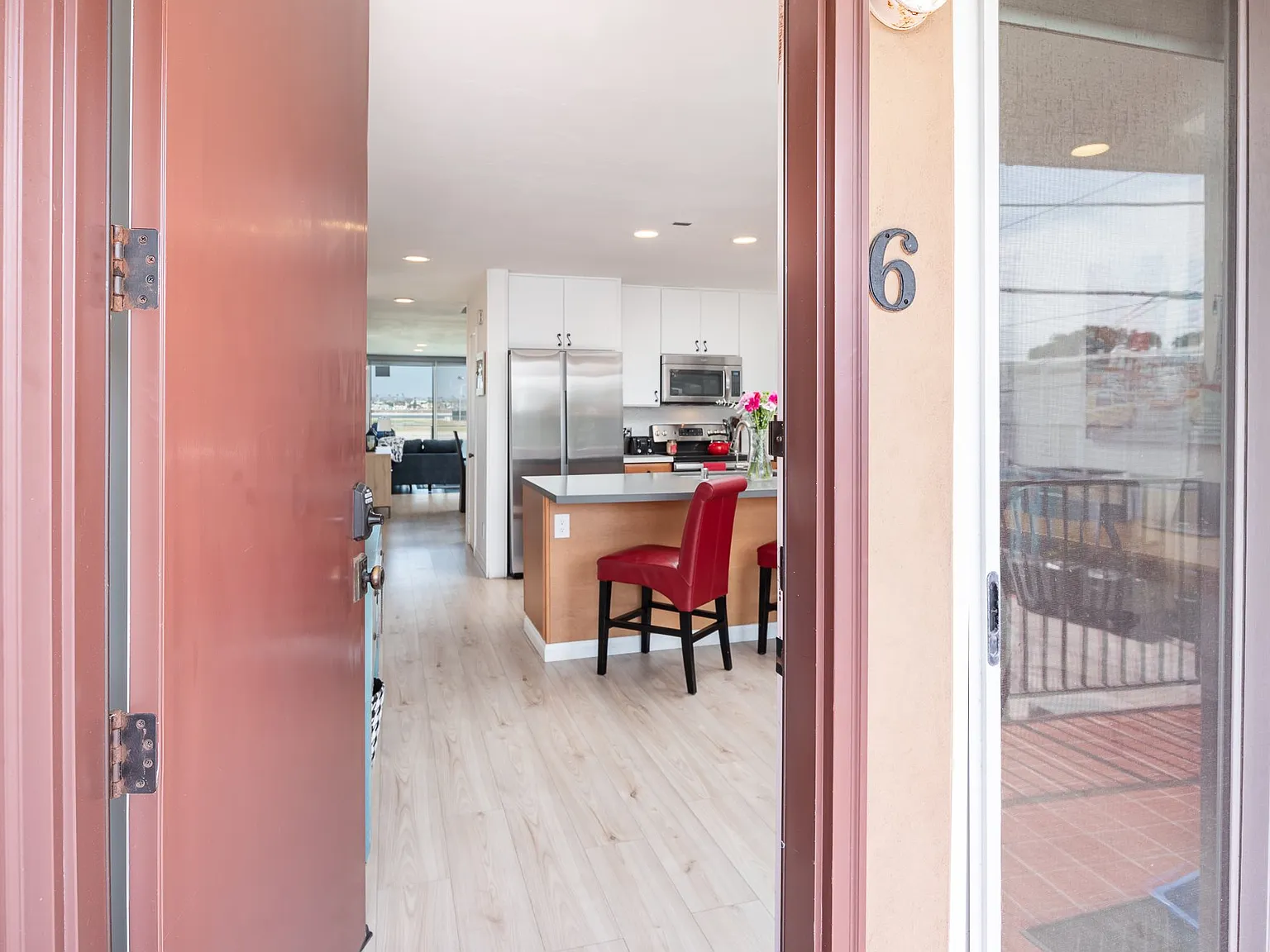 2 bed, 1418 sqft, $6,350 — Photo 4