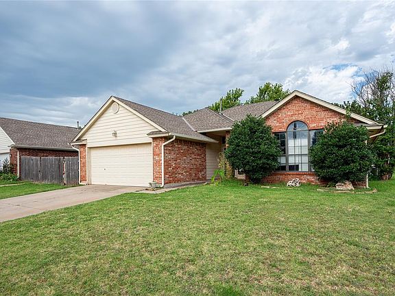 3rd image of 13525 Brandon Pl