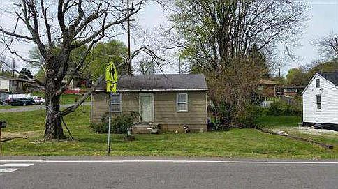 2nd image of 3005 Boyds Bridge Pike