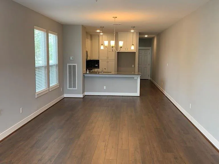 2509 S Grand Blvd #A — Photo 4