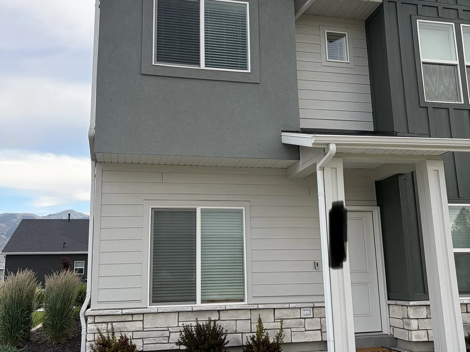 2 bed, 2.5 bath, 1123 sqft, $1,900 — Photo 1