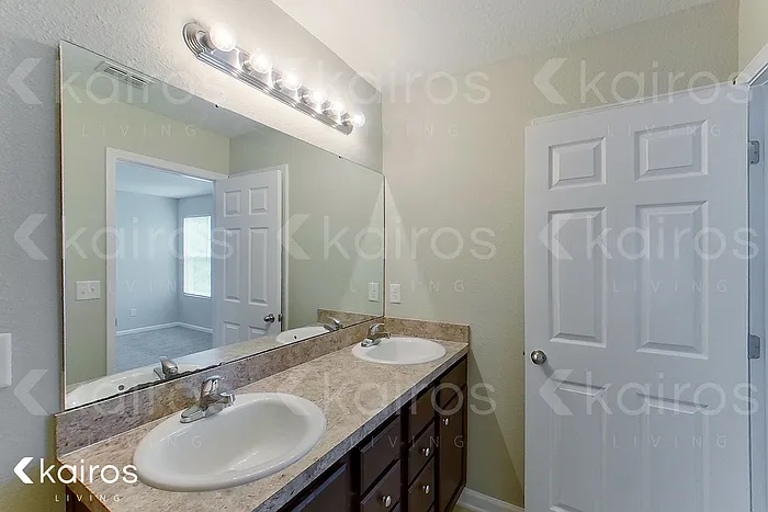 1331 Mull St — Photo 16
