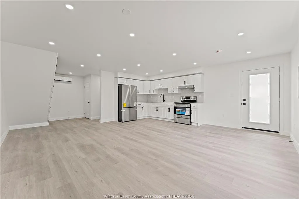 1 bed, 908 sqft, $1,850 — Photo 3