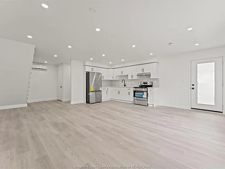702 Pierre Ave #7 — Photo 3