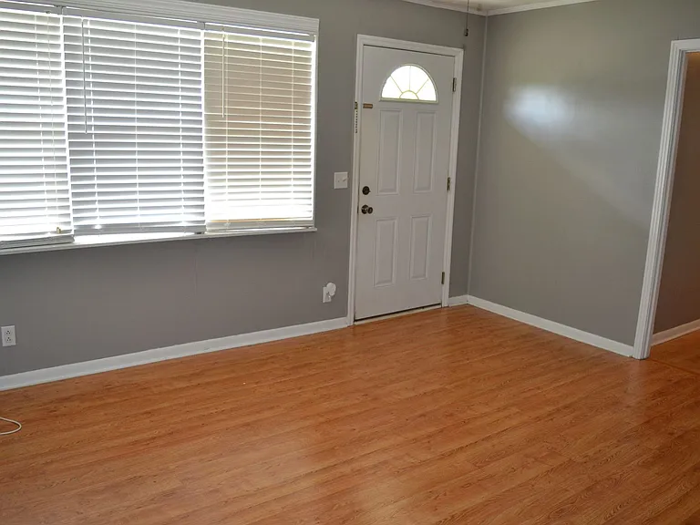 138 Cypress Cir — Photo 4