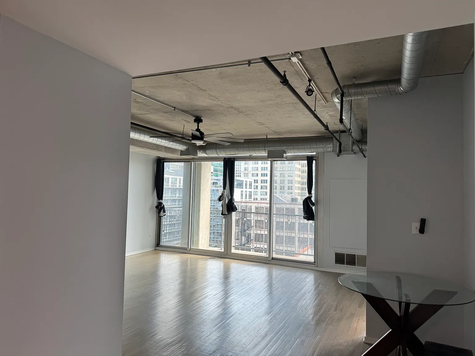 2 bed, 1200 sqft, $2,800 — Photo 4