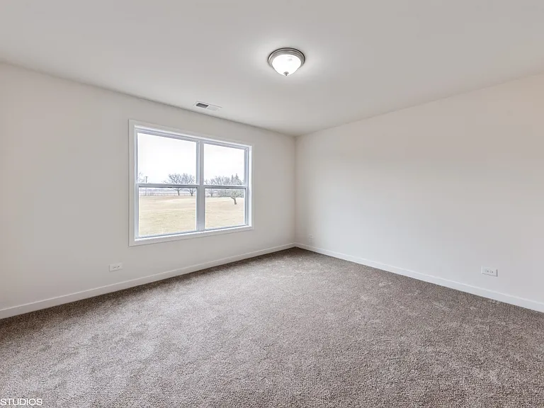 29 Olympus Dr — Photo 3