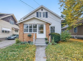 910 Myrtle St NW, Grand Rapids, MI 49504