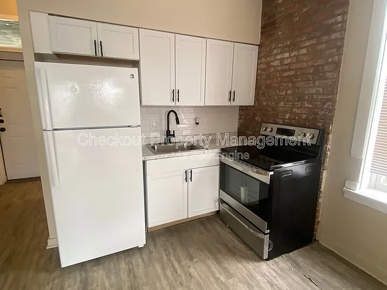 2301 S 11th St — Photo 4