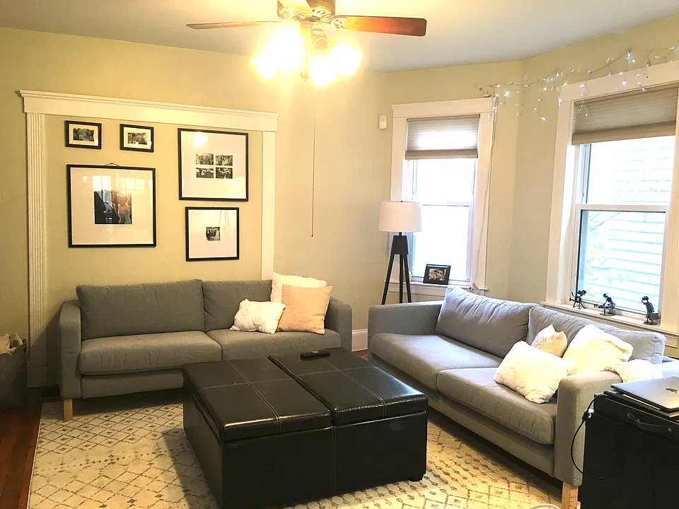 Living room with Ceiling Fan