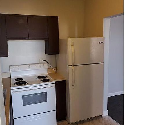 3rd image of 7130 S Jeffery Blvd #512D