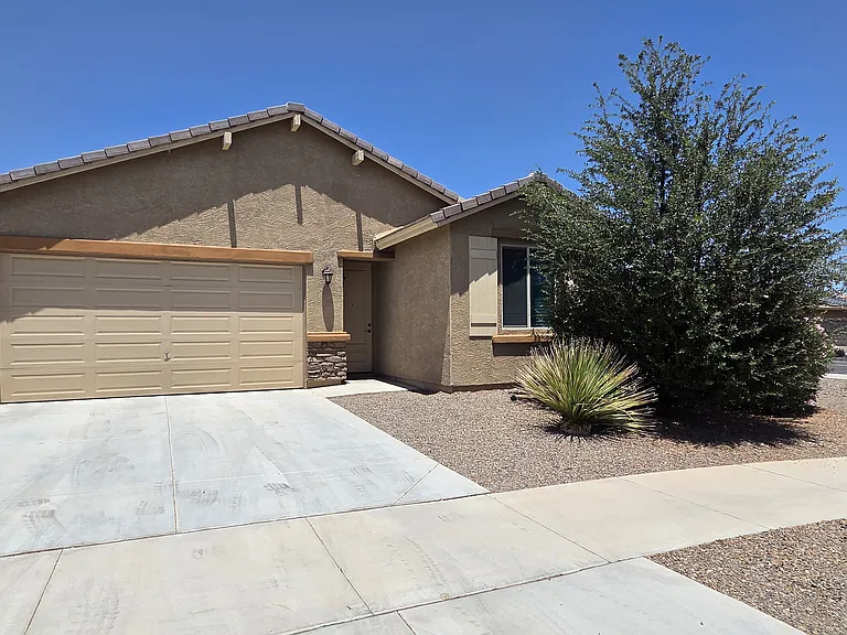 18316 W Ida Ln — Photo 1
