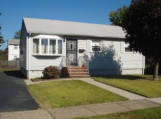 25 Rector Ave, Woodbridge, NJ 07095