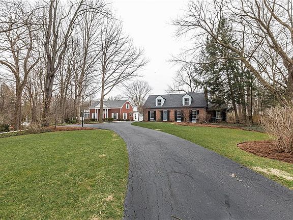 2nd image of 715 Sherwood Dr