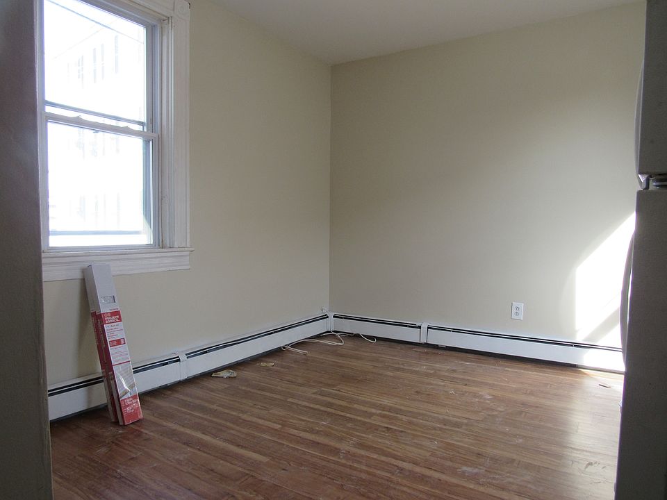 1st image of 29 Gesler St #1