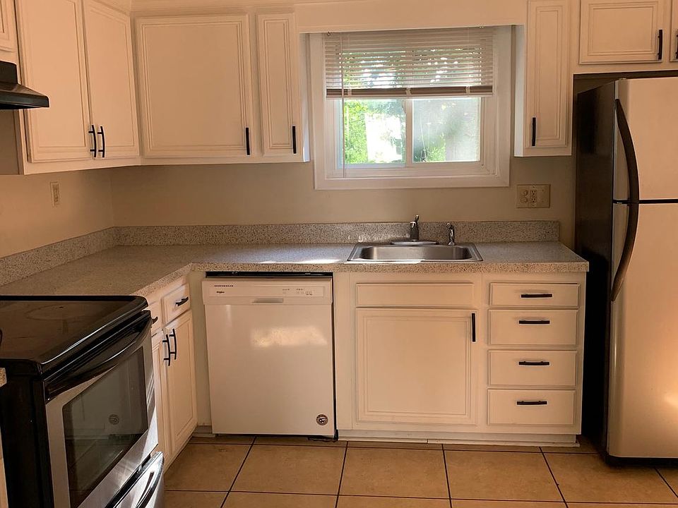 2nd image of 34 Wayside Ct