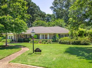 2219 Greenbriar Dr, Jackson, MS 39211