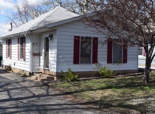 917 N Fairlawn Ave, Decatur, IL 62522