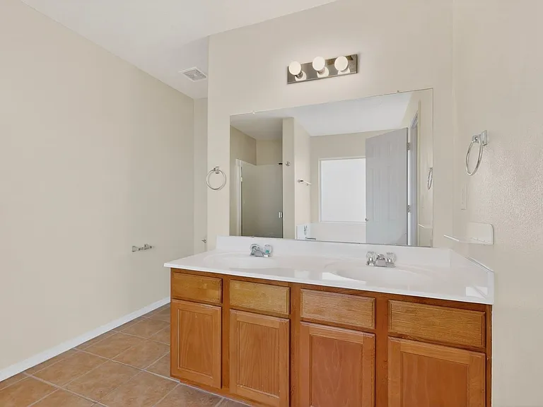 5841 Sandoval Dr NE — Photo 20