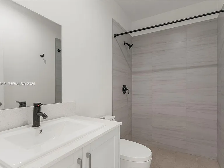 408 SW 1st St #1 — Photo 13