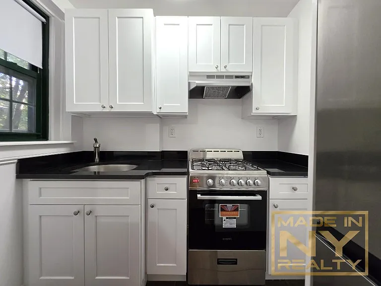 51-01 39th Ave #F34 — Photo 2