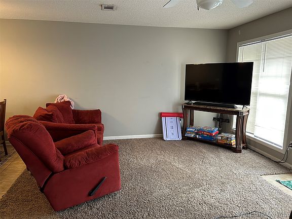 5th image of 155 Spring View Dr