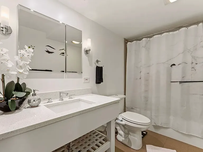 7525 W Lawrence Ave #403 — Photo 4