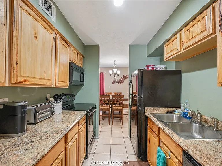 1902 Dartmouth St #Q4 — Photo 9