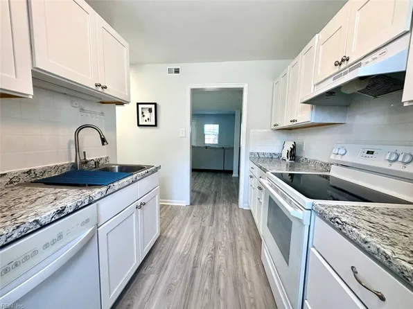 3613 Wetherington Dr APT 103, Virginia Beach, VA 23453
