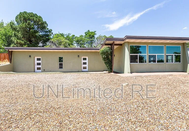 3948 E Del Rio Dr — Photo 3