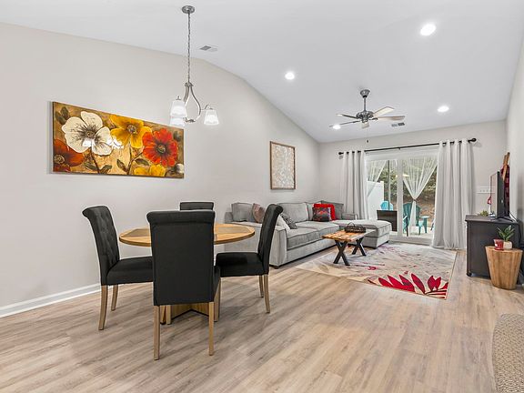 4th image of 164 Machrie Loop #B