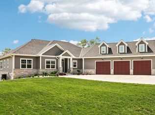 S59W29711 Ancient Oak Trl, Waukesha, WI 53189