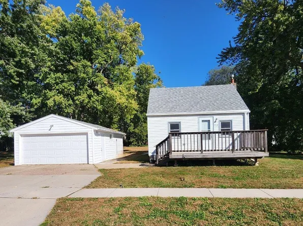 312 S 1st Ave, Brandon, SD 57005