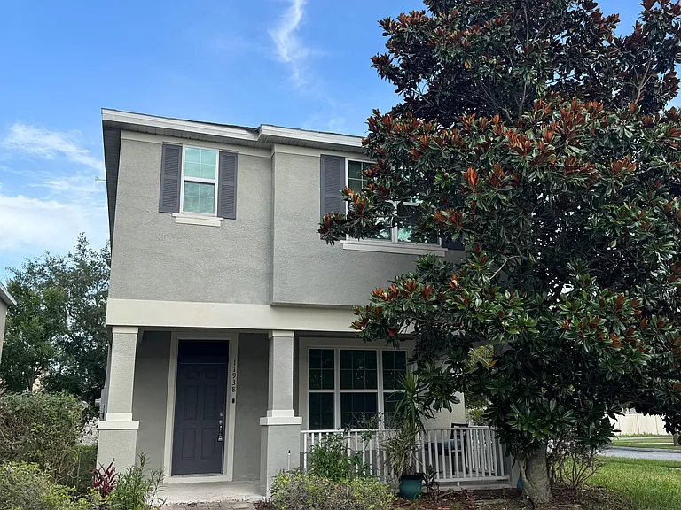 11938 Silverlake Park Dr — Photo 2